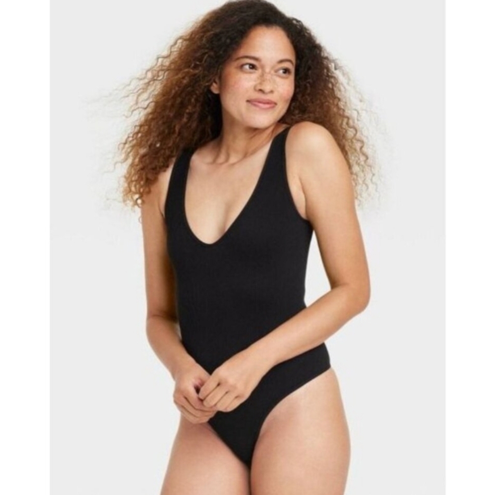 Women's Seamless V-Neck Bodysuit - Colsie Black XS